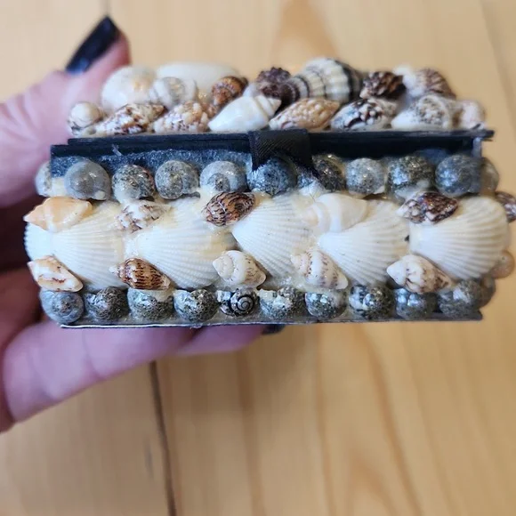 Sea Shell Box Trinkets Jewelry - Picture 5 of 12